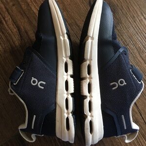 On clouds size 12.5 blue